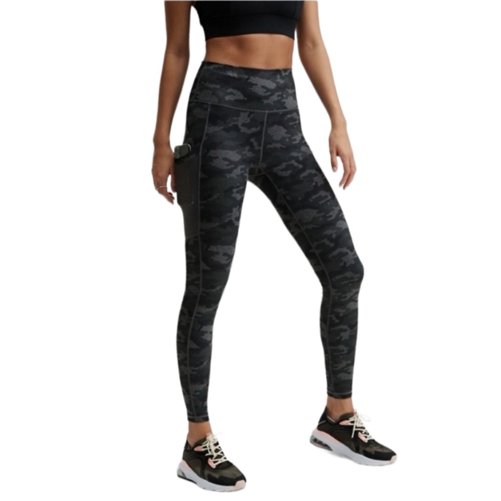 4/$50 Fabletics Camo On The Go Leggings